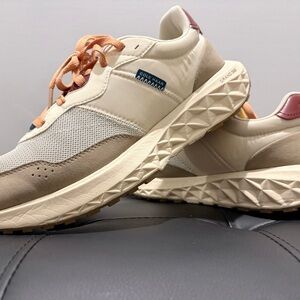 Cole Haan Men's Cream and Tan Sneakers size 10